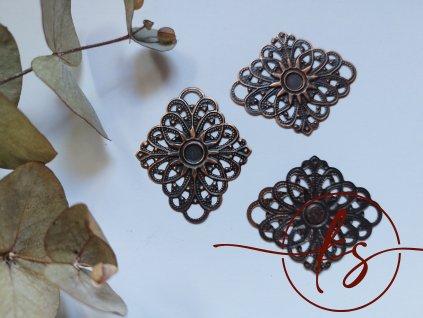 Filigrán kabošon symetrický antický 47x40 mm, měď