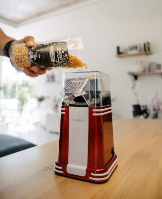 Vánoční pohádky a zamilované komedie🎄🎞️ se nikdy neobejdou bez snacku🍿 Výborný popcorn snadno v pohodlí domova, který...