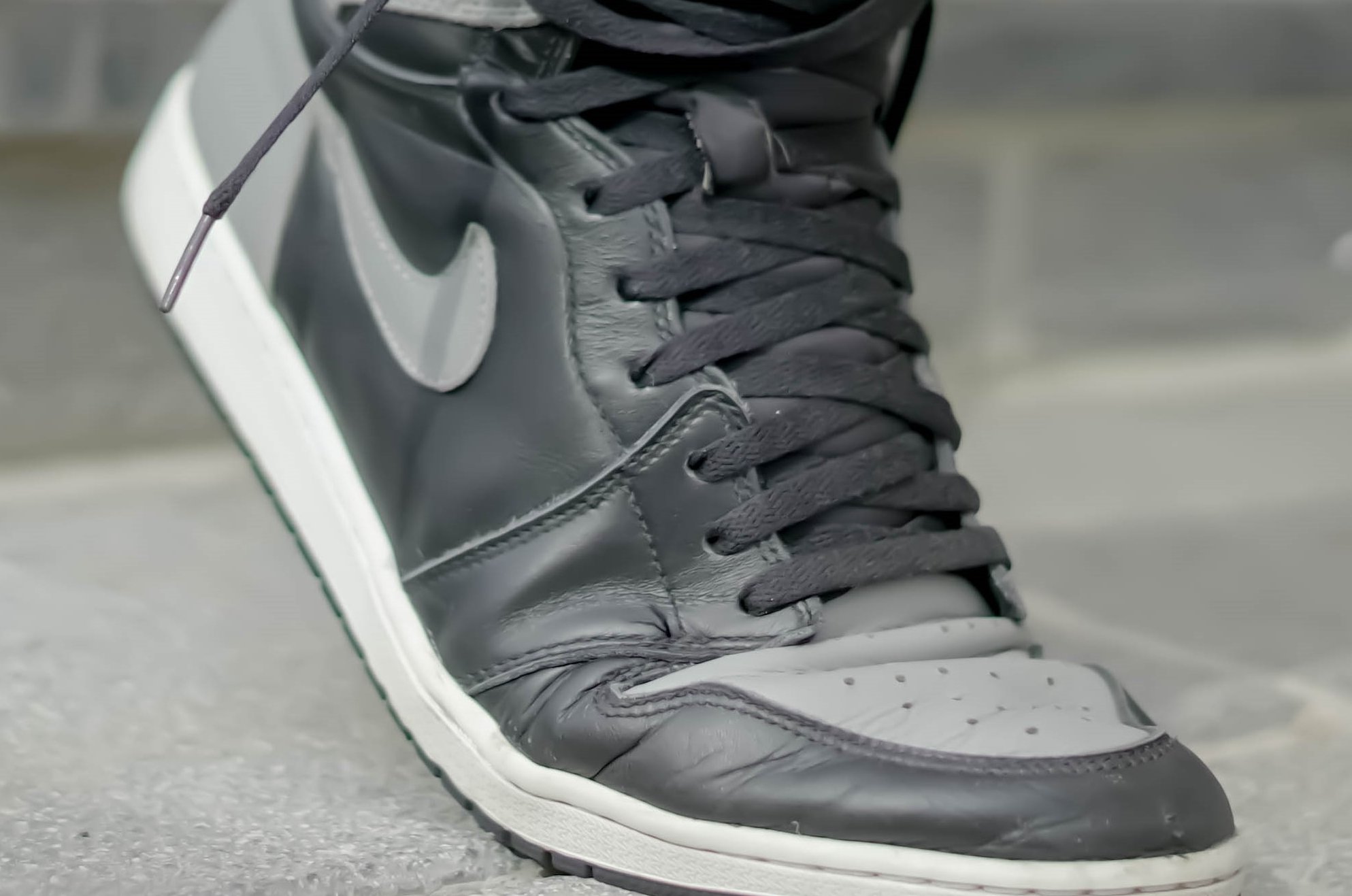 Ako odstrániť záhyby a vrásky z obuvi