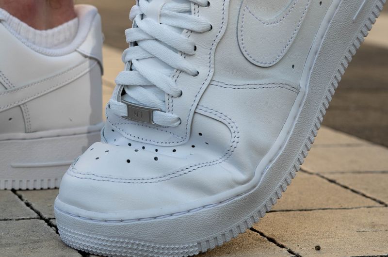 Why do sneakers crease?