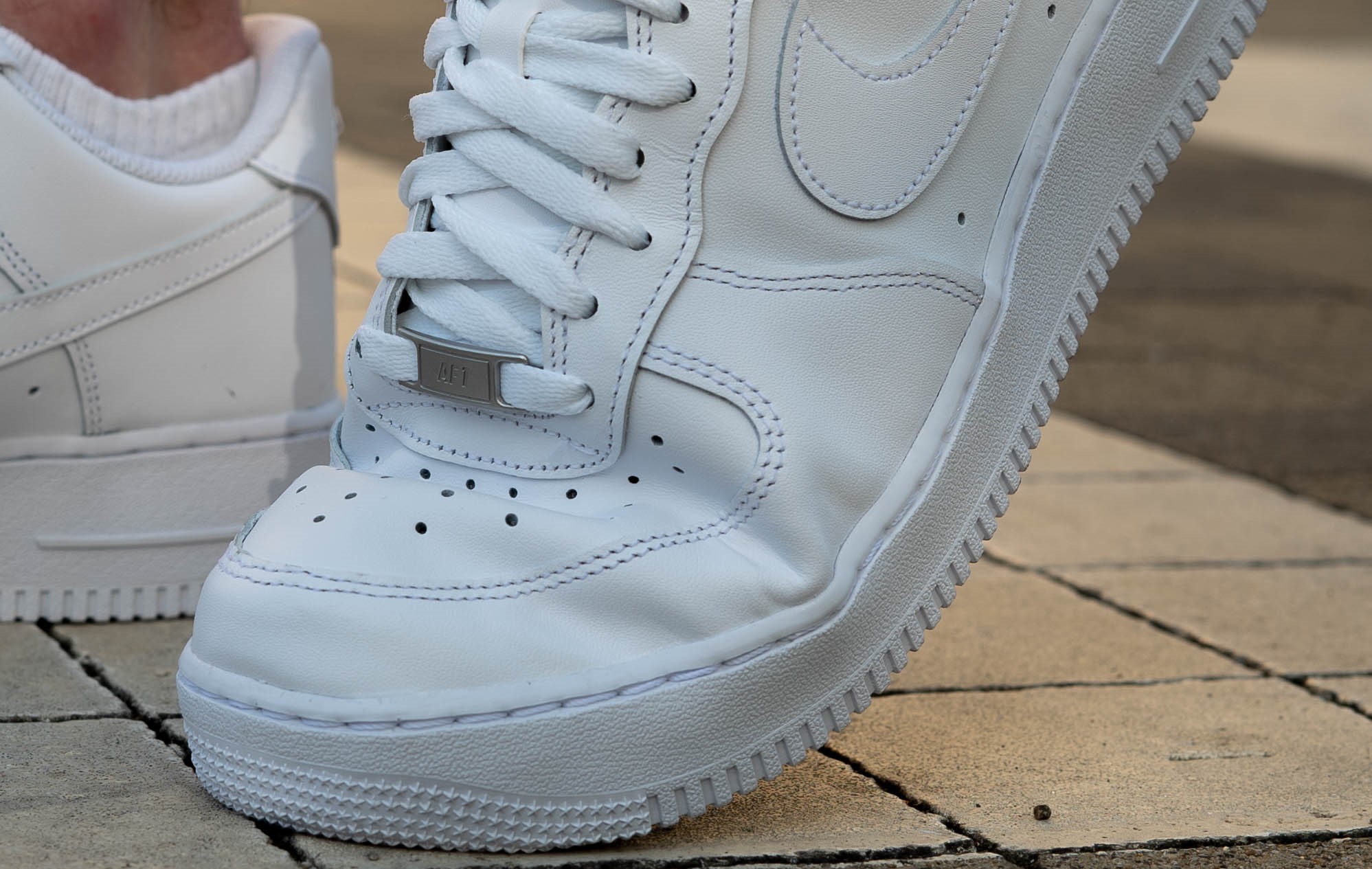 How do you stop air forces from creasing sales