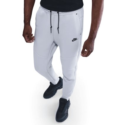 Nike TECH FLEECE - HV0959-057 (Velikost S)