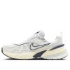 Nike V2K RUN / White Midnight Navy - FD0736-102 (Velikost Eur 42,5|US 10,5|27,5cm)