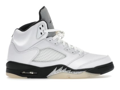 Jordan 5 Retro Reverse Metallic 360 01