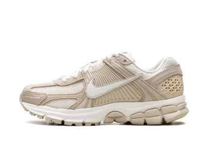 zoom vomero 5 wmns beach light khaki 149289 01