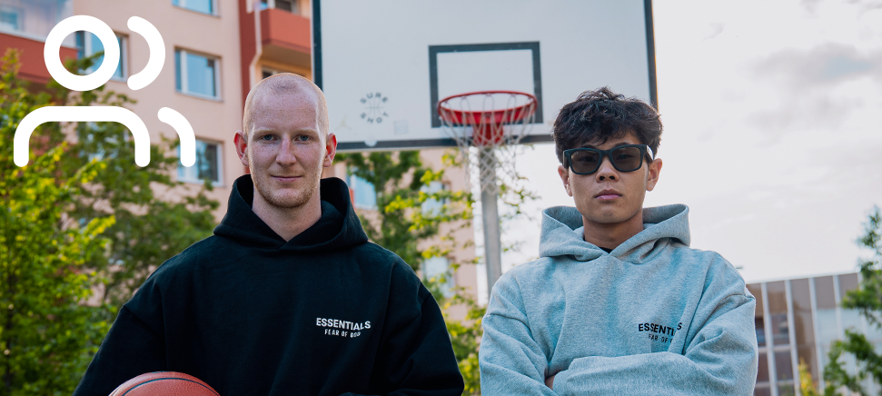 Jsme Sneakt – tým, který se specializuje na prodej nejlepších a nejlimitovanějších tenisek a streetwear oblečení. Nabízíme pečlivě vybrané sneakers, exkluzivní drops i stylové oblečení, které jinde jen tak nenajdeš. Každý produkt vybíráme s důrazem na kva