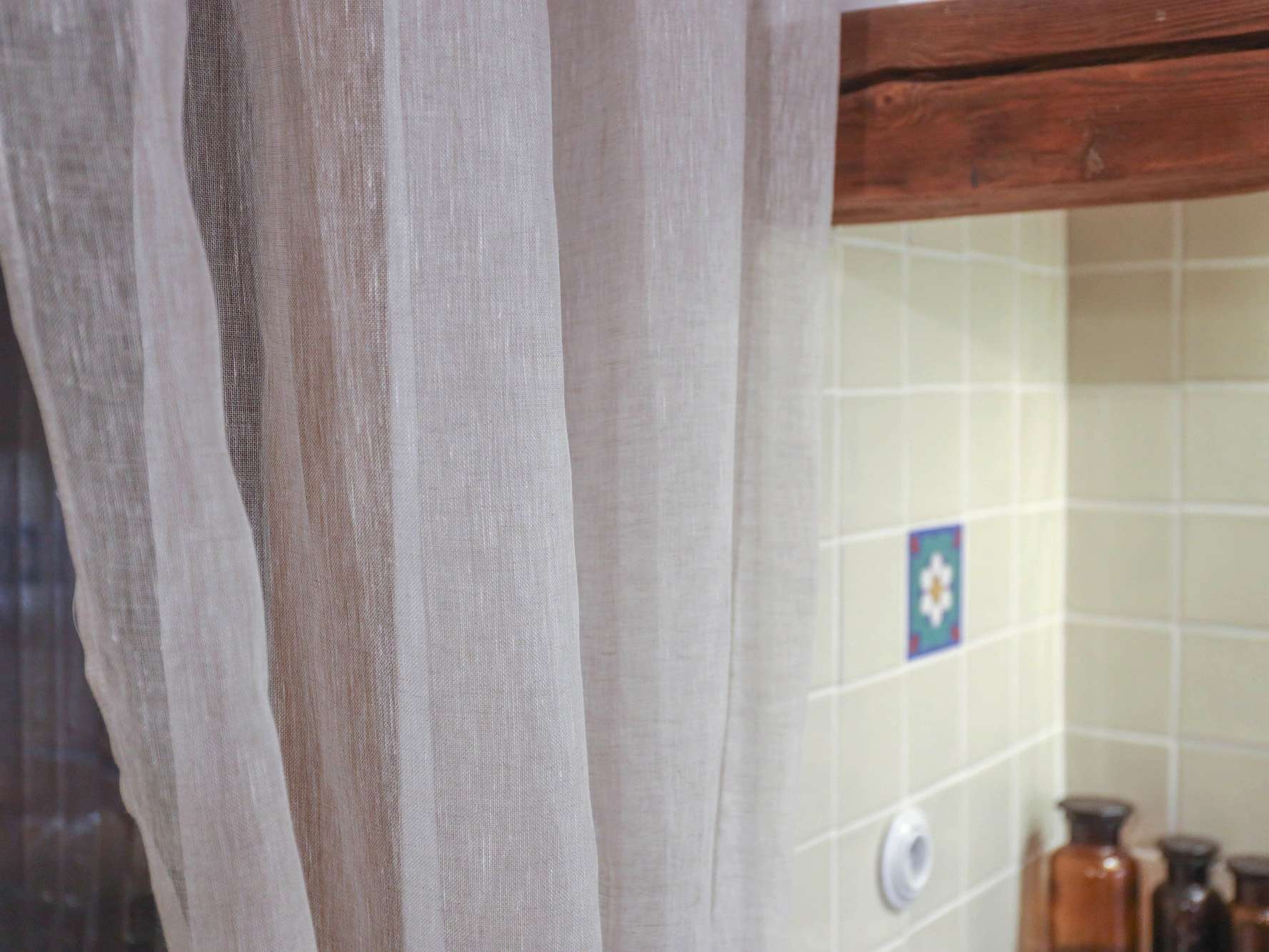 Lněné závěsy a záclony na míru