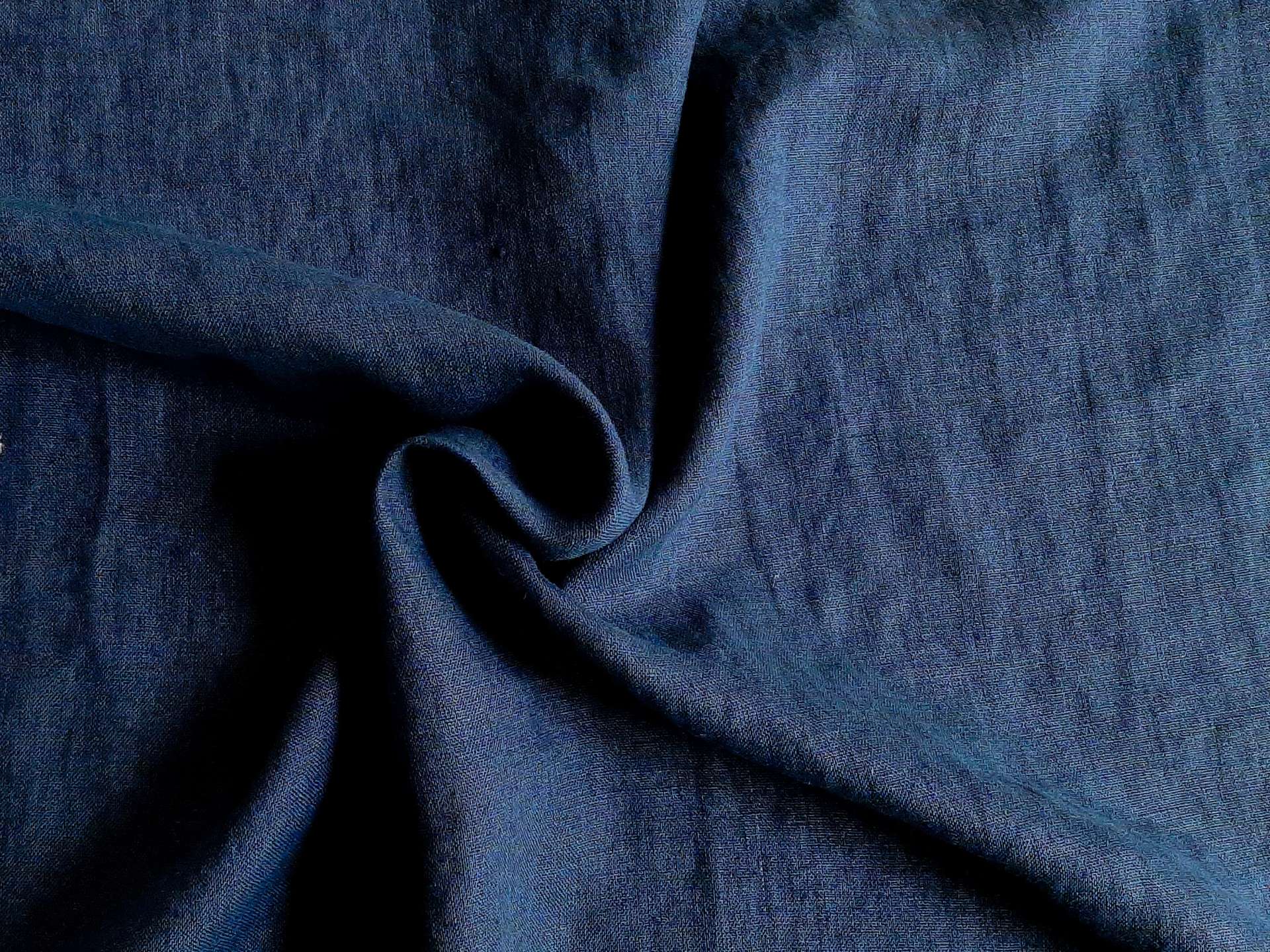 Lněná látka měkčená indigo modrá - 2. jakost