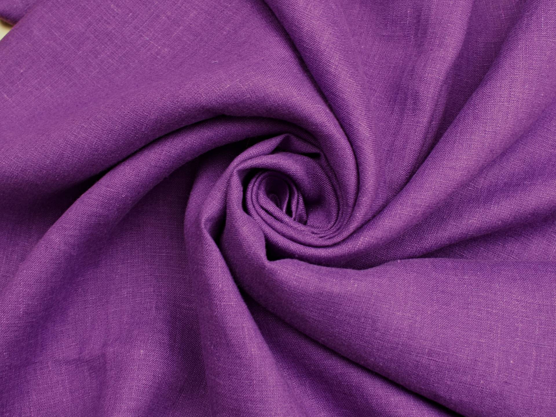 Lněná látka měkčená šafránově fialová