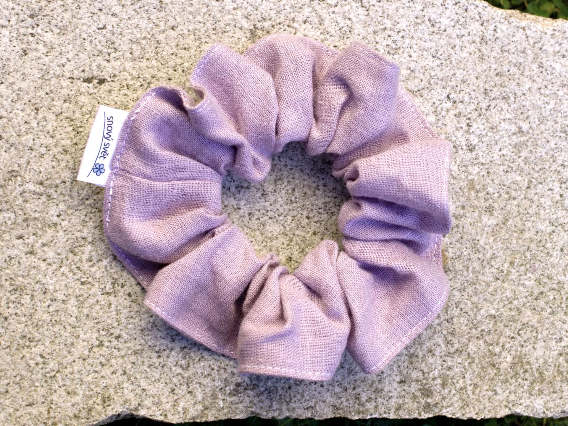 Lněná gumička Scrunchie fialová lila 5 cm