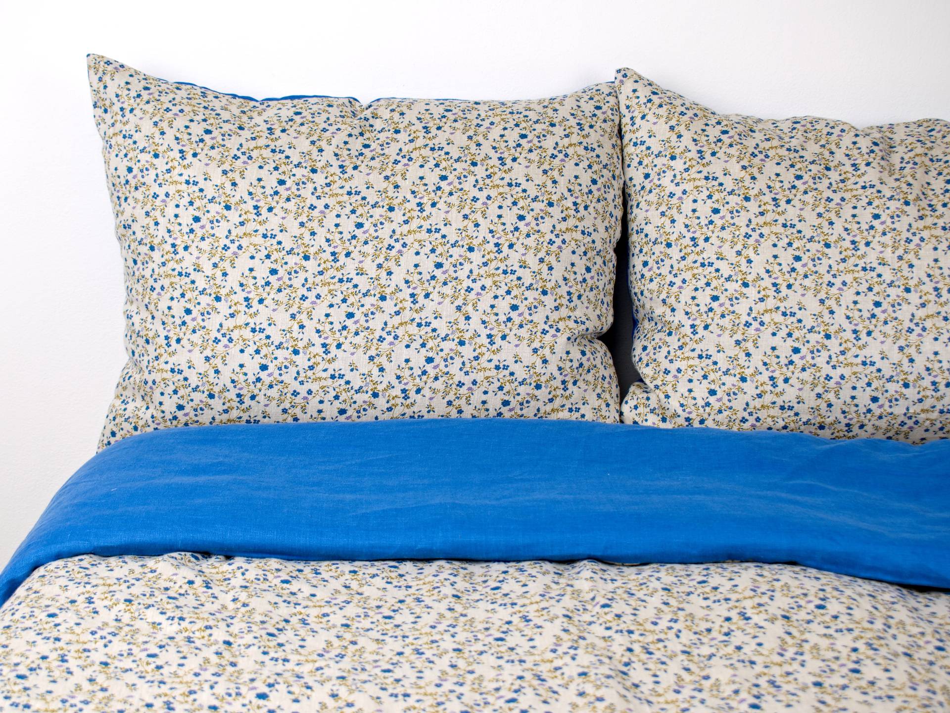 Modrý kvítek s modrou - lněné povlečení s knoflíky, 100% LEN Komplet: Peřina 140x200 cm, Polštář 70x90 cm