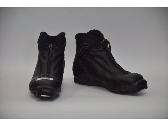 22465 boty na bezky botas cerne vel 7