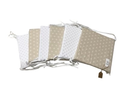 Mantinely molitanové - 3ks bílá minky, 3ks béžová s geo hvězdami