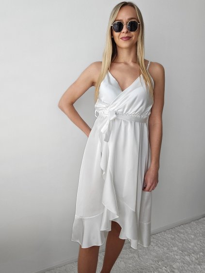 Biele saténové elegantné volánikové šaty