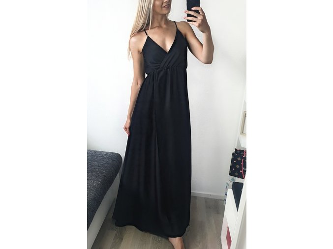 Čierne elegantné saténové šaty