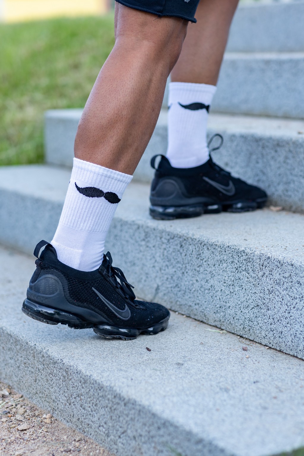 Kníraté sportovní ponožky Movember bílé 37-41