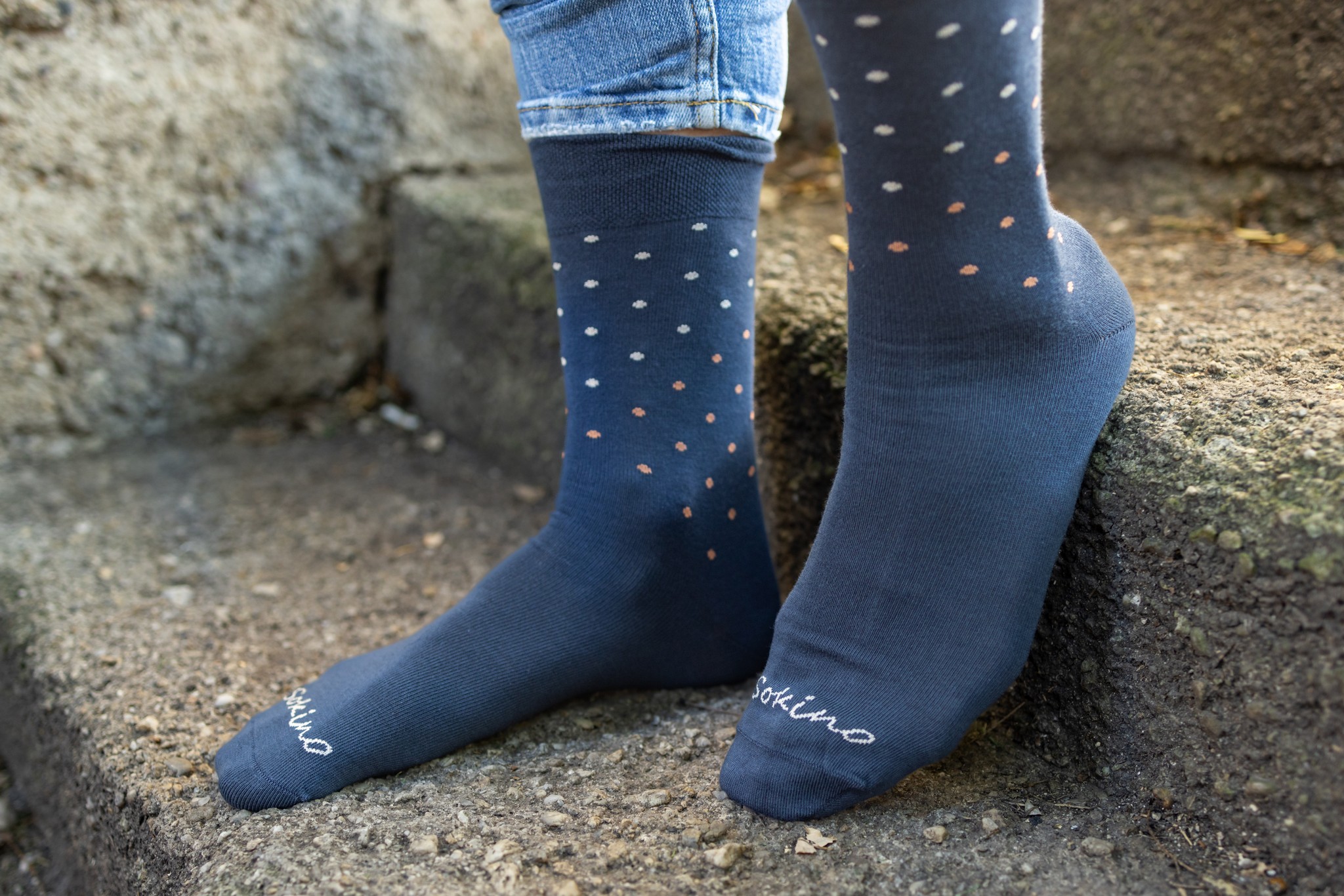 Ponožky – Temně modré s oranžovými a hnědými puntíky 39-42
