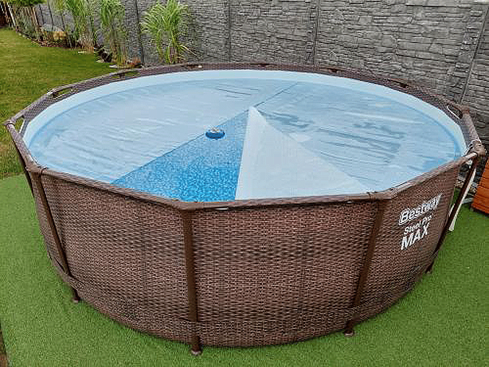Test priehľadnej solárnej plachty Cornisun pri ohreve vody v bazéne.