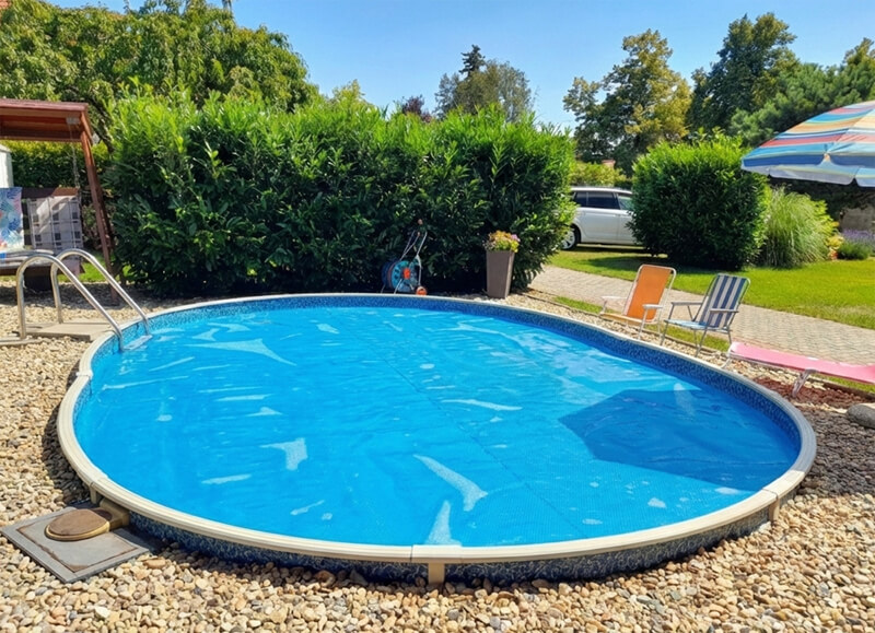 Solární plachta Cornisun na bazénu 3,7 x 5,5 m