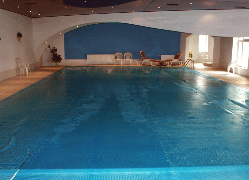 Vnitřní bazén zakrytý solární plachta Cornisun