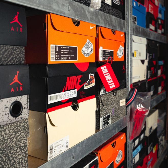 Víš, čím se můžeme pyšnit?🤷🏻‍♂️ Každý pár 👟 a doplněk, který ti nabízíme na našem e-shopu, máme fyzicky skladem, odeslání...