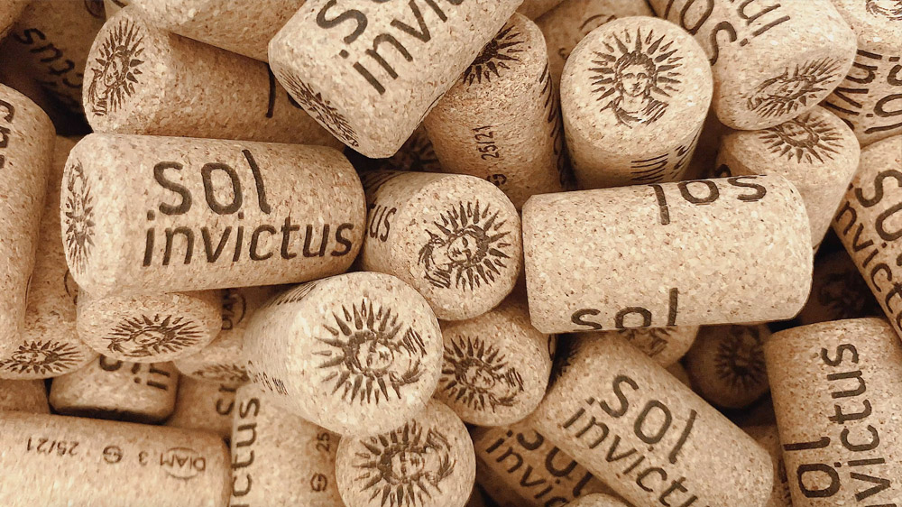 Lahvování vína SOL INVICTUS v Drnholci