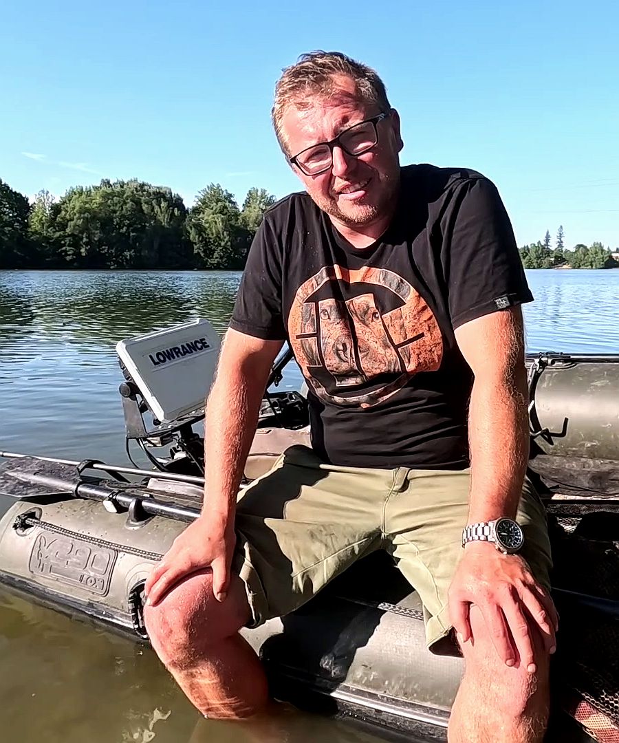 Filip Förster ze SONARPRO u vody s technikou Lowrance