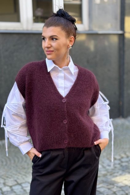 hřejivá pletená vesta na knoflíky