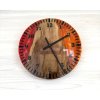 Ořechové hodiny s červeno oranžovou pryskyřicí, průměr 32 cm