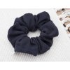 Gumicka scrunchie lnena cerna 5