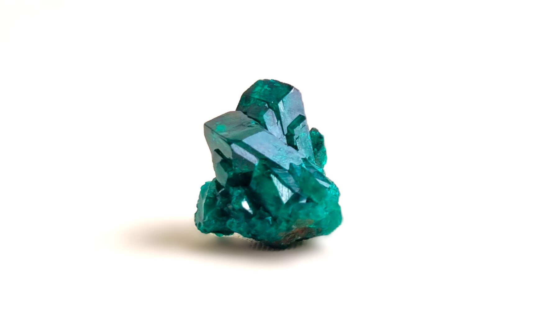 Dioptas – vzácný zelený minerál,vznik, význam, šperky s dioptasem