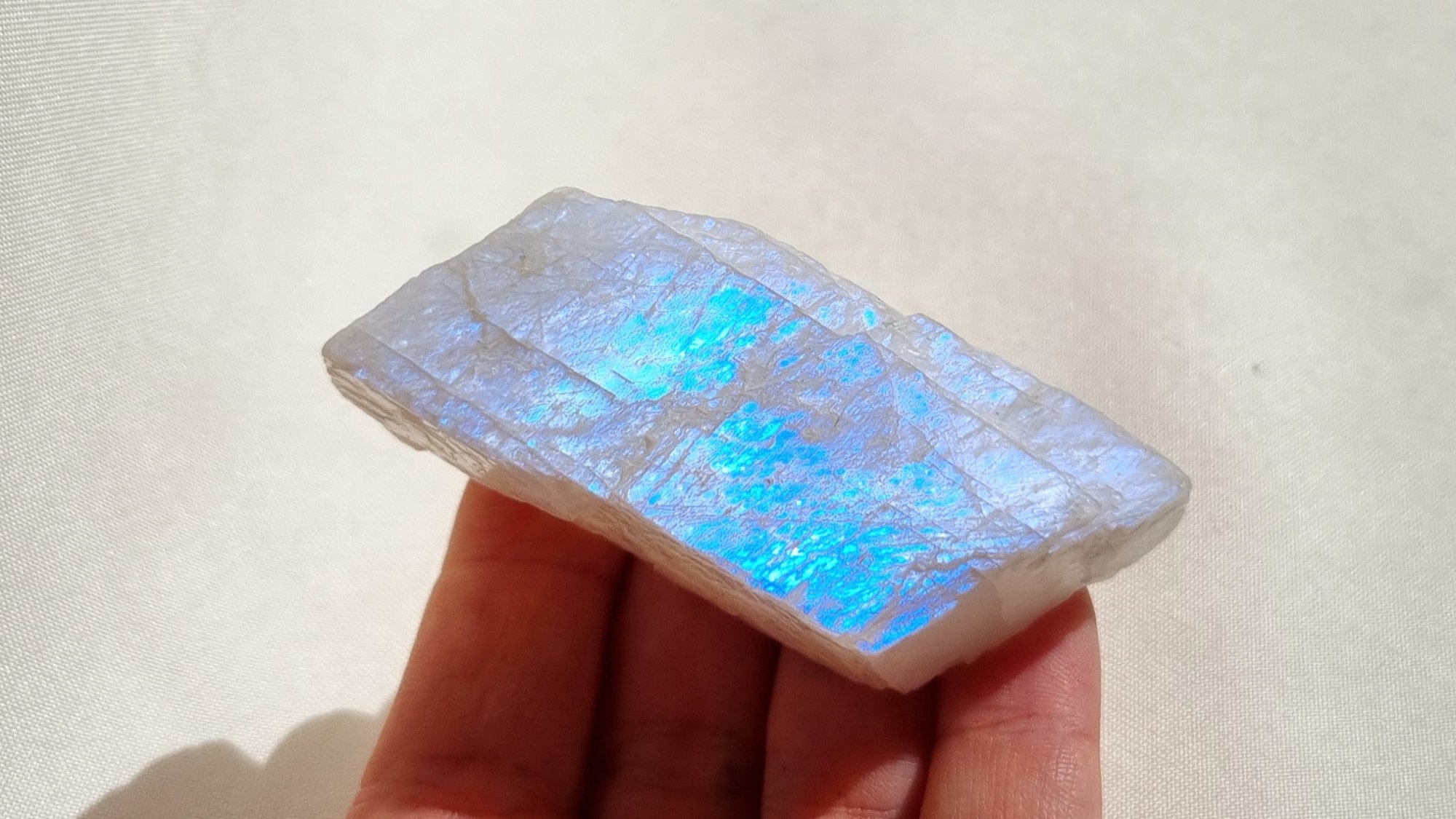 Měsíční kámen: Význam, zajímavosti, naleziště na Srí Lance a šperky | Soul of Aurora