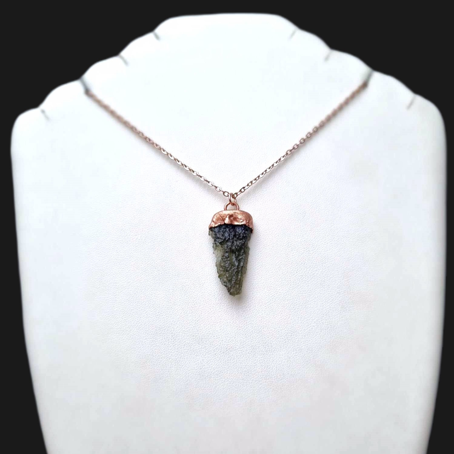 cesky_autorsky_sperk_s_vltavinem_soulofaurora