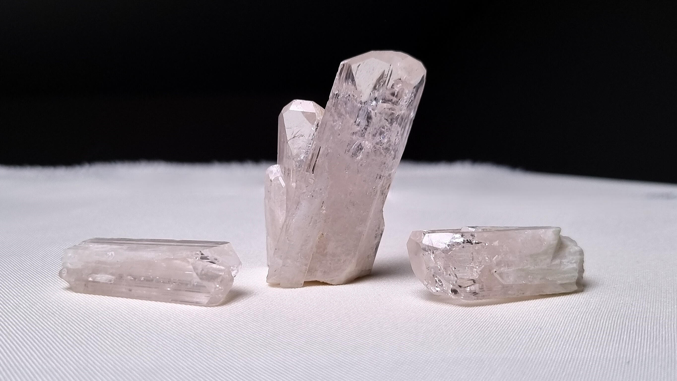 danburit_krystaly_danburite_top_auroramine_charchas