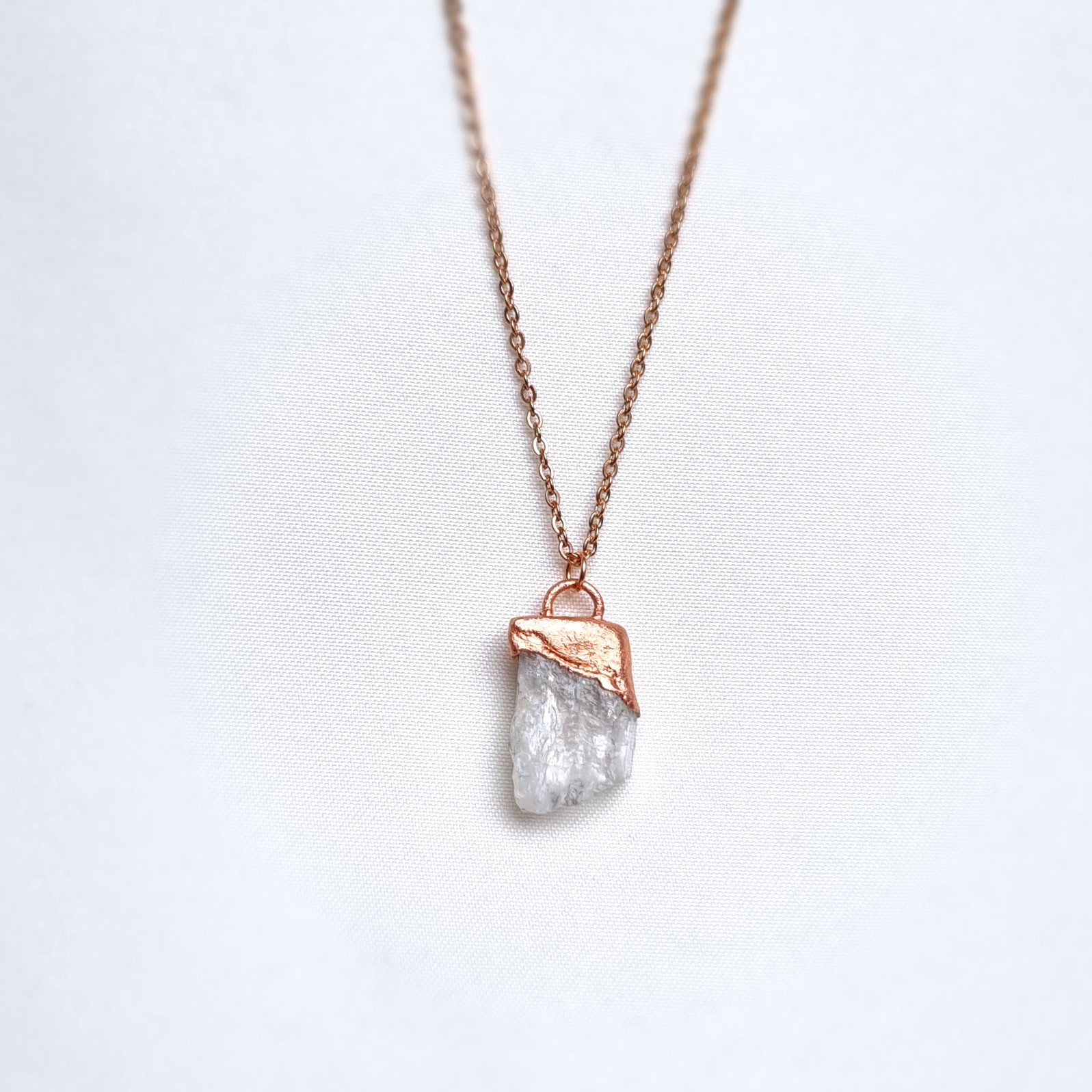 petalit_kamen_andelu_nahrdelnik