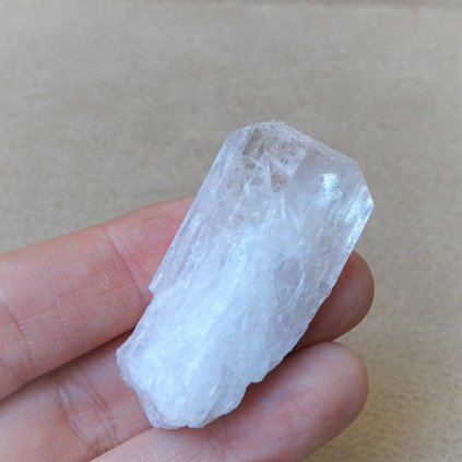 Danburit přírodní krystal - 21,4 g, Mexiko San Luis Potosí