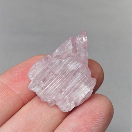 Kunzit top kvalita 10,2 g, přírodní krystal, Afganistán