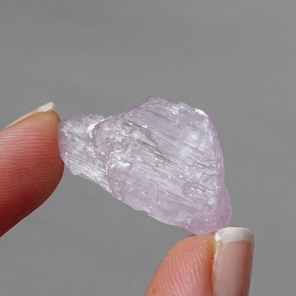 Kunzit Afghanistán, přírodní krystal 5,1 g