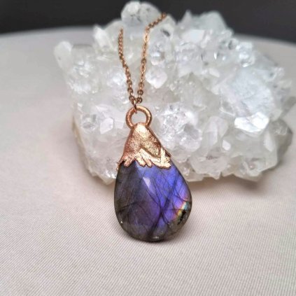Originální šperky s krystaly Labradorit fialový - přívěsek/náhrdelník