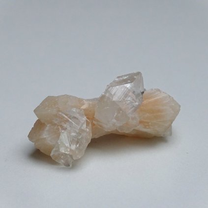 Prodej minerálů Stilbit s krystaly apofylitu - 25 g, Indie