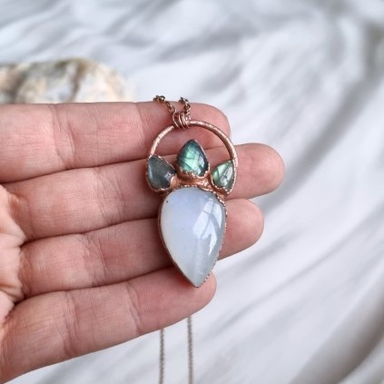 Šperky s drahých kamenů Měsíční kámen a 3 labradority - přívěsek/náhrdelník, česká tvorba