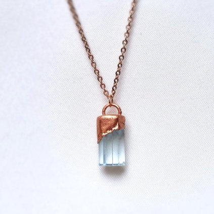 Top kvalita Akvamarín přírodní průzračný krystal z Shigar Valley - šperk/náhrdelník