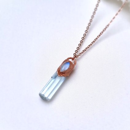 Autorské krystalové Šperky SoulofAurora - Měsíční kámen a akvamarín - přírodní průzračný krystal z Shigar Valley - šperk