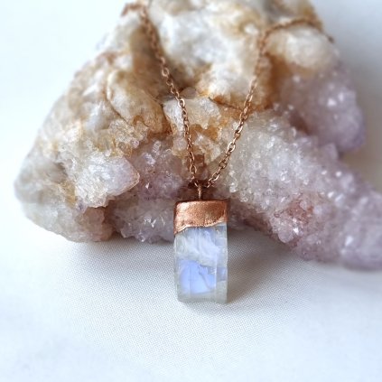 Autorský šperk s přírodním krystalem měsíčního kamene ze Srí Lanky