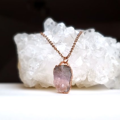 Soul of Aurora Vzácný krystalický růženín se záhnědou - originální šperk