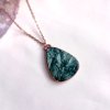 Šperky Soul of Aurora, česká tvorba Serafinit (klinochlor) kapka - přívěsek/náhrdelník