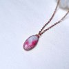 Top kvalita sytě růžový Tugtupit magický drahokam z Grónska - přívěsek/náhrdelník, šperky Soul of Aurora