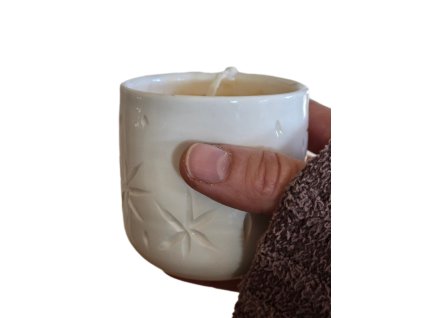 Porcelánová svíčka s prosvítajícími hvězdami a vánoční vůní