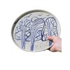 Servírovací keramický talíř s ruční kresbou bříz – průměr 25 cm