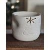 Porcelánový kalíšek se zlatým stromečkem